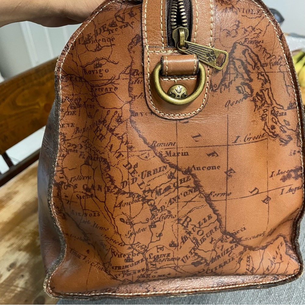 Patricia Nash overnight weekender tote bag world map in excellent condition - Picture 3 of 12